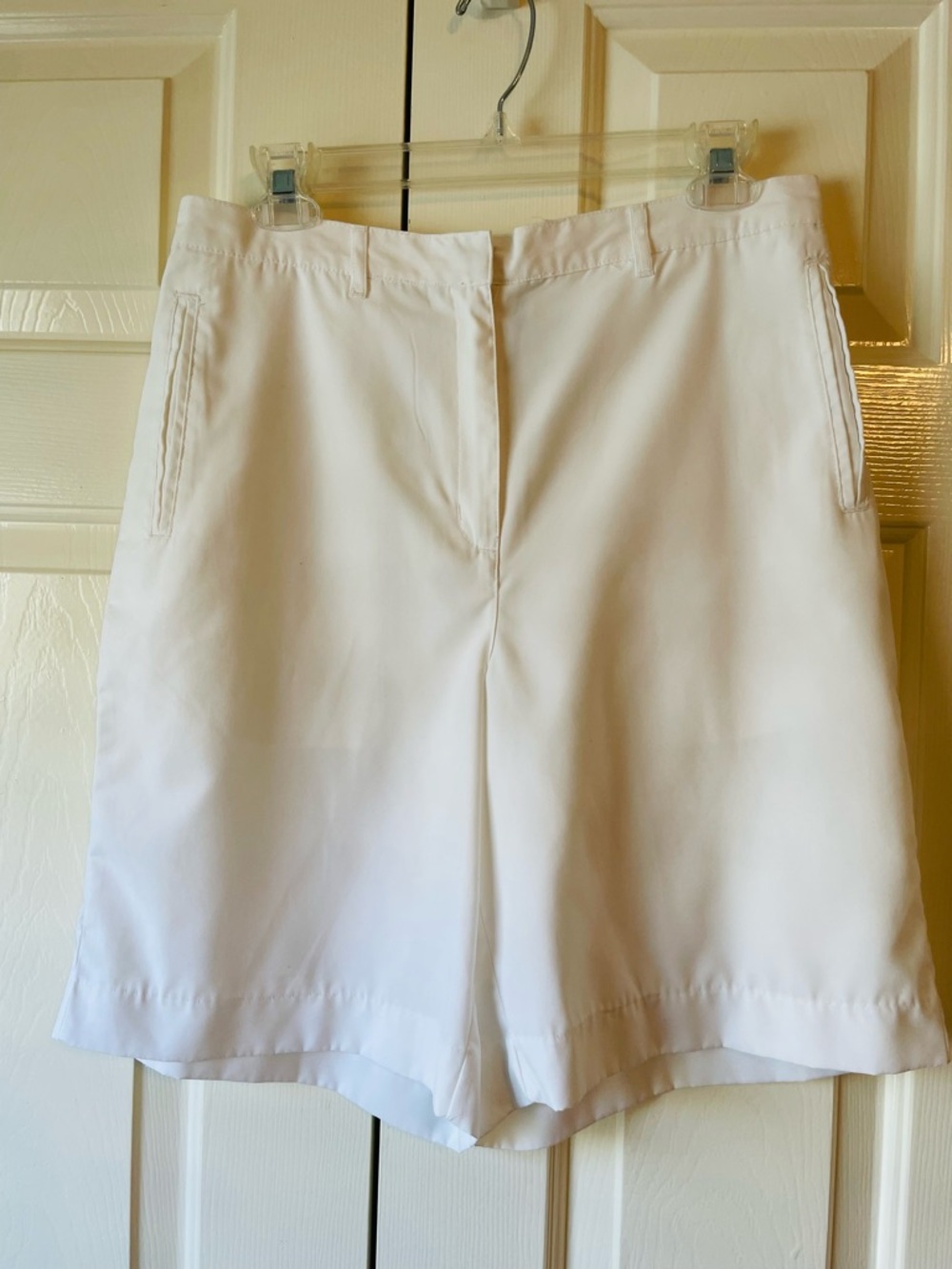 Charter Club Golf Shorts ⛳️ Women’s size 10 white polyester NWOT